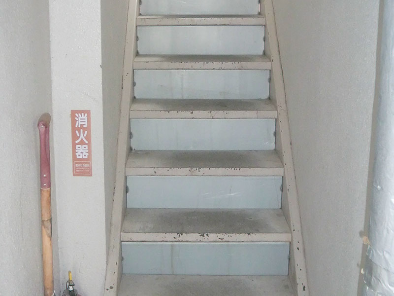 施工後のアパート鉄骨階段
