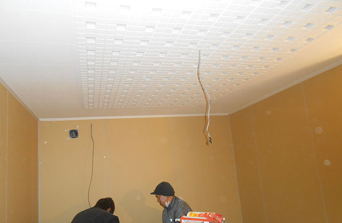 天井にも専用の防音材