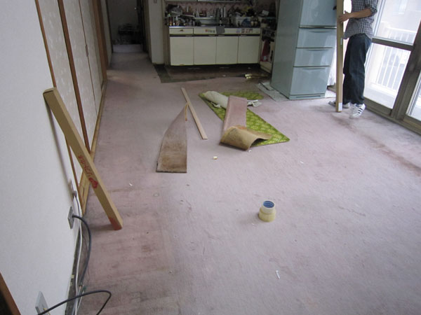 施工前のリビング床