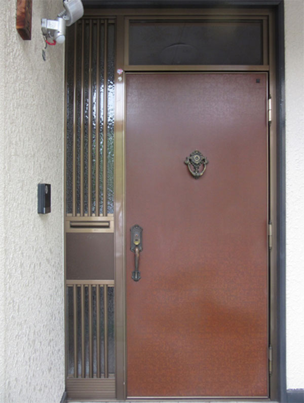 交換前の玄関ドア