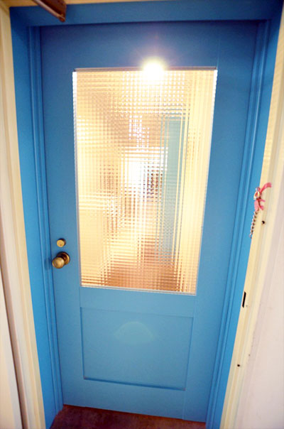 ブルーのドア