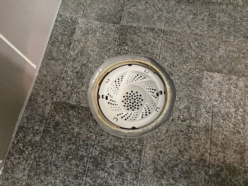 浴室床施工後(排水溝付近)