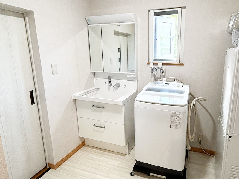 洗面化粧台LIXILピアラ