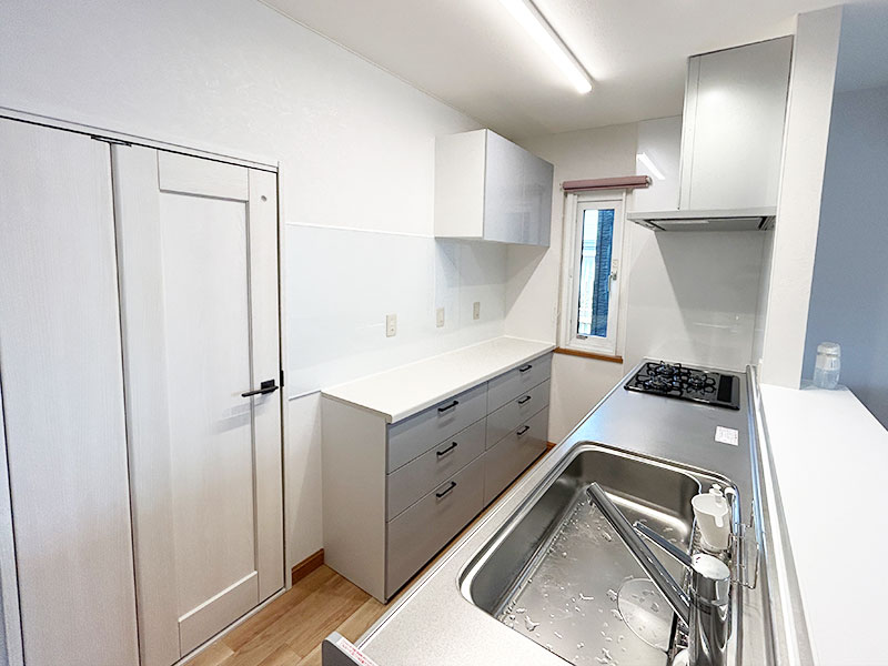 交換後のキッチン03