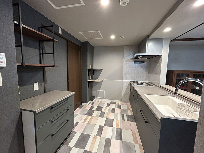 キッチン入り口から奥を見る