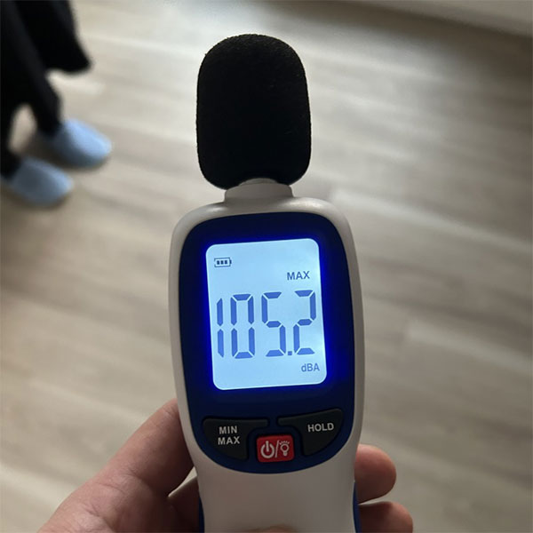 105.2dB