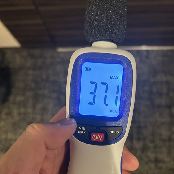 37.1dB