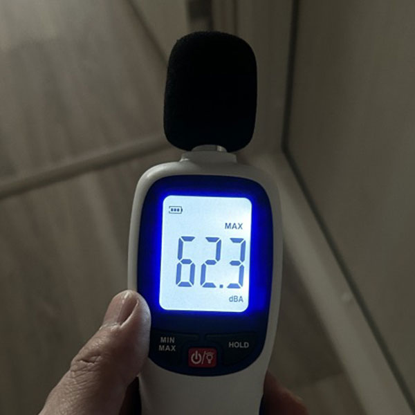 62.3dB